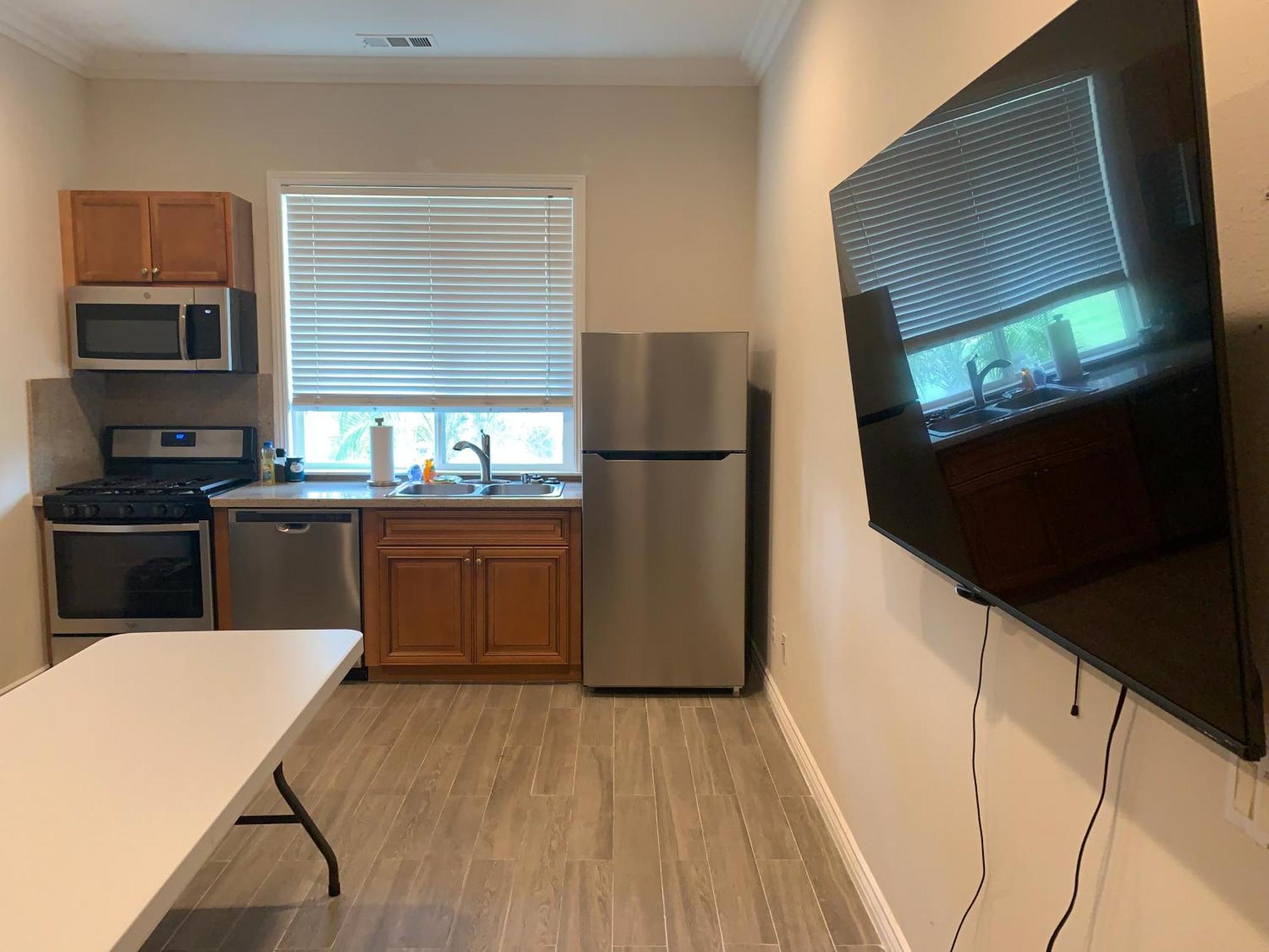Luxhome Suites N Villa Ривърсайд Екстериор снимка